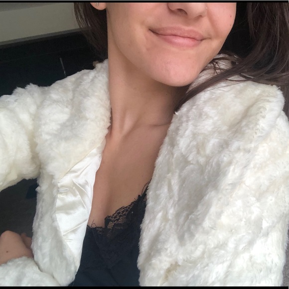 Isabella Rodriguez Foax White Fur Cropped Coat - Picture 4 of 4